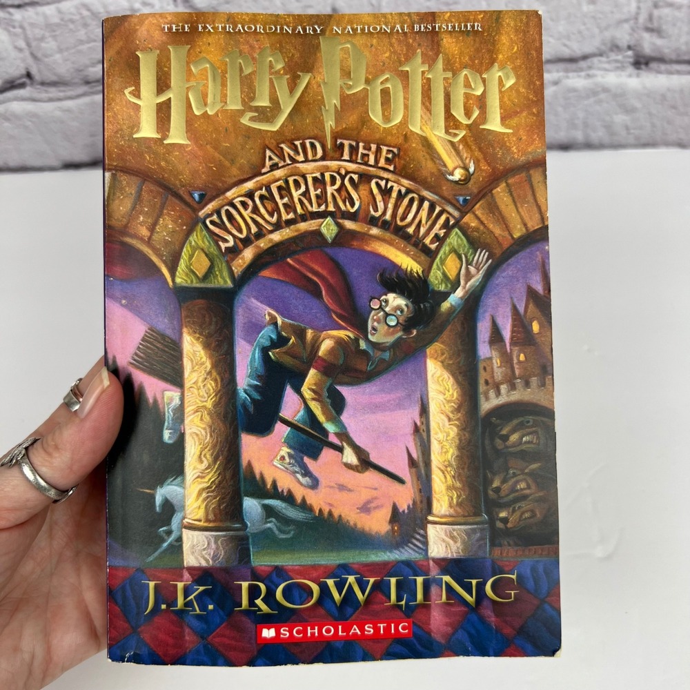 Harry Potter and the Sorcerer's Stone J.K. Rowling Scholastic Paperback Book 1